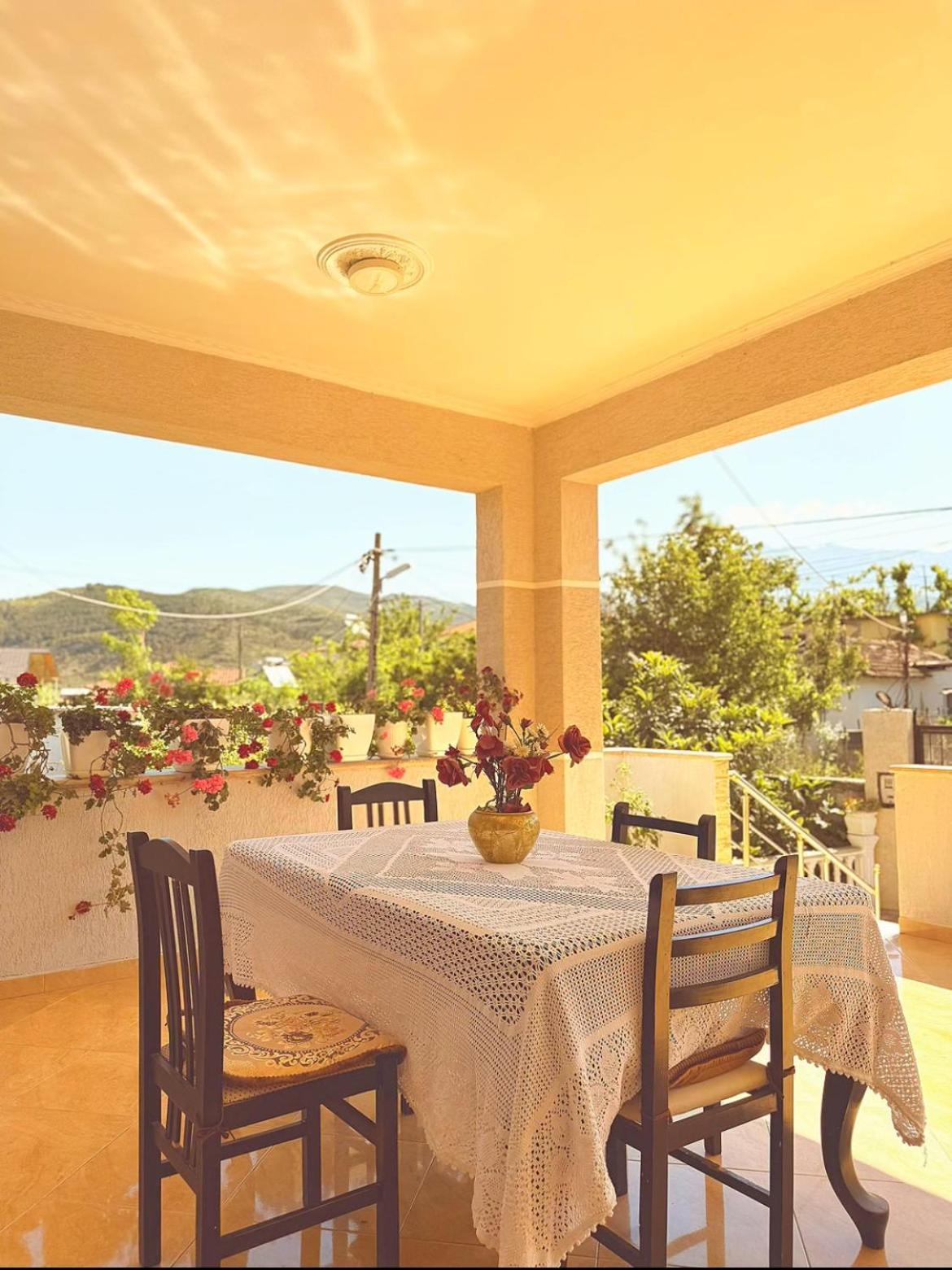 Anel'S Guesthouse Berat Ngoại thất bức ảnh