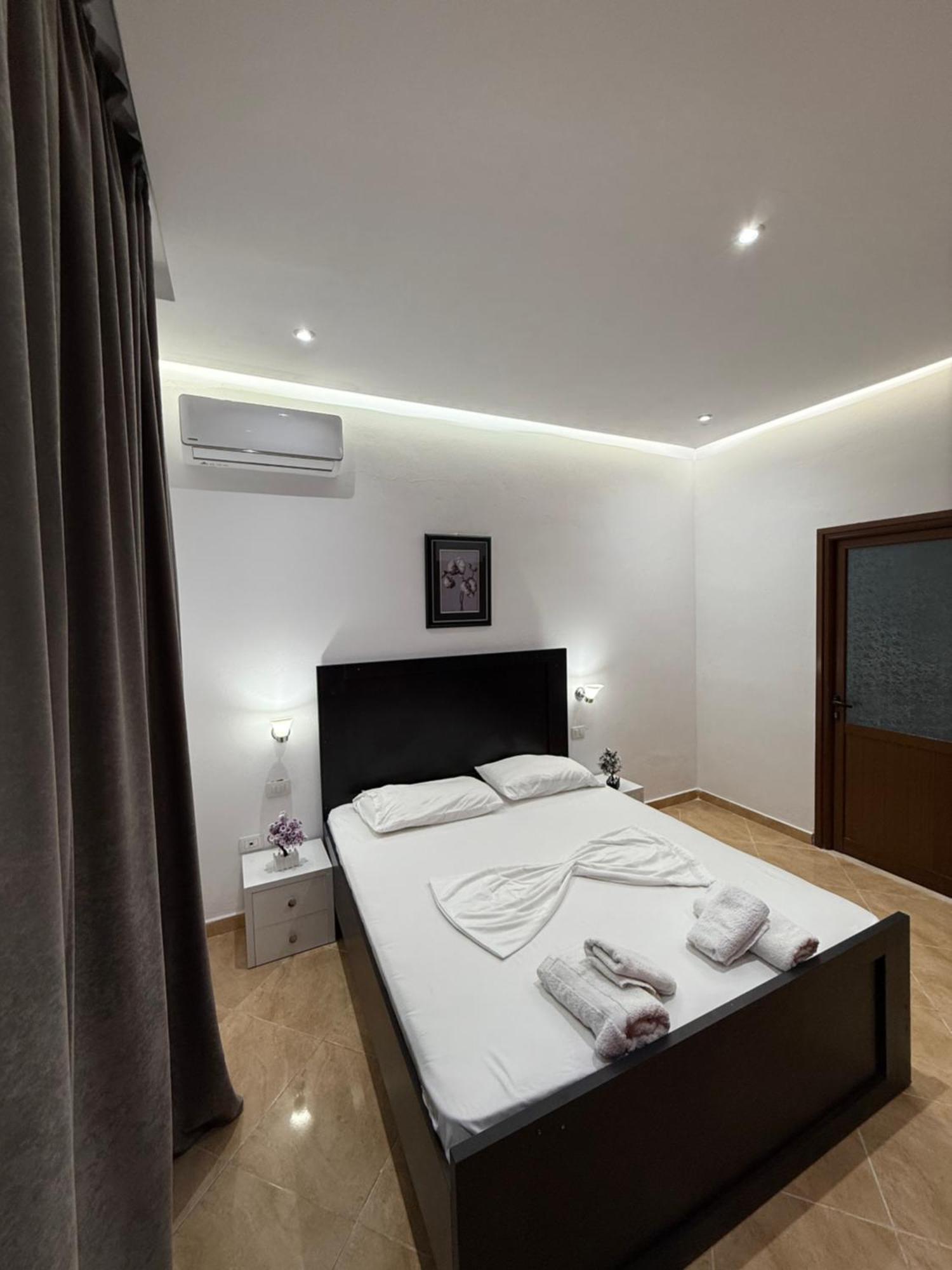 Anel'S Guesthouse Berat Ngoại thất bức ảnh